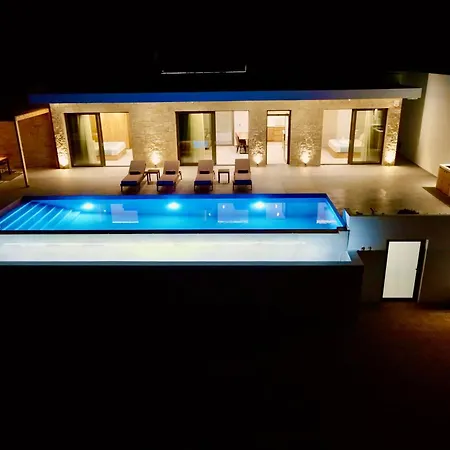 Villa Anessis And